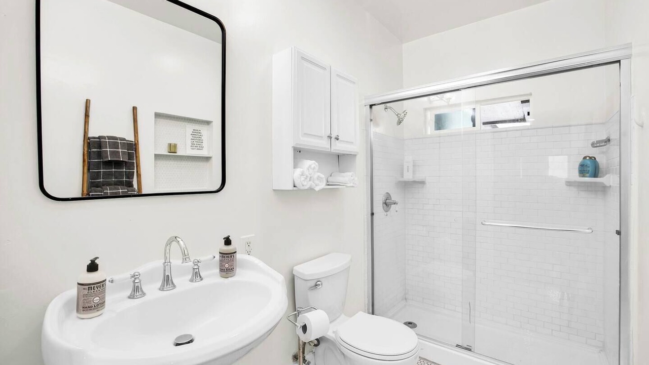 Photo of Bathroom in Pico-Union