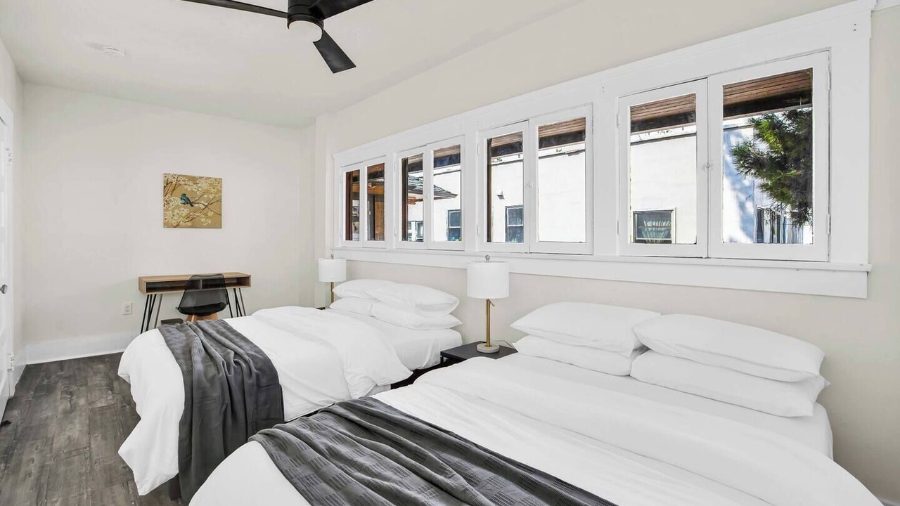 Photo of Bedroom in Pico-Union
