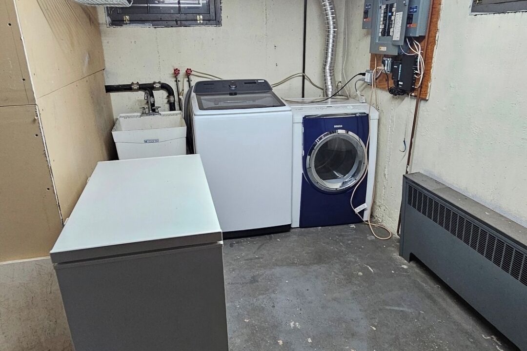 Photo of Others in Hicksville