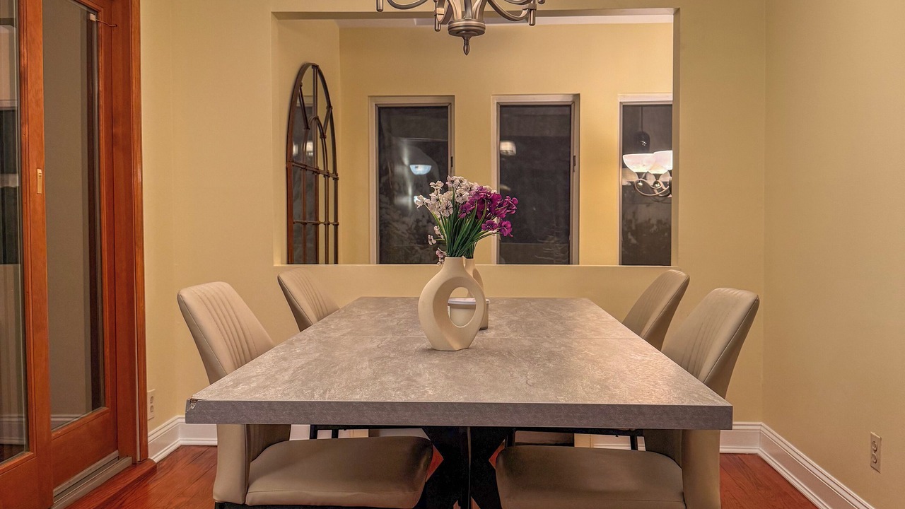 Photo of Others in Hicksville