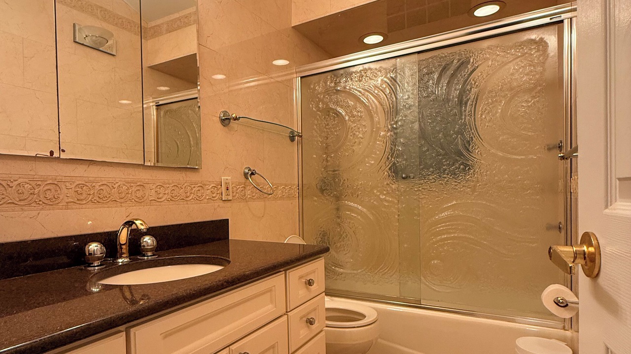 Photo of Bathroom in Hicksville