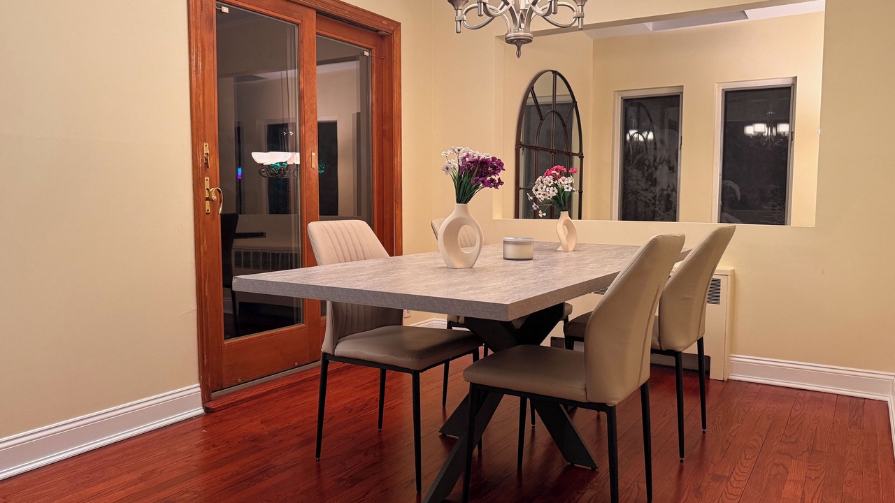 Photo of Others in Hicksville