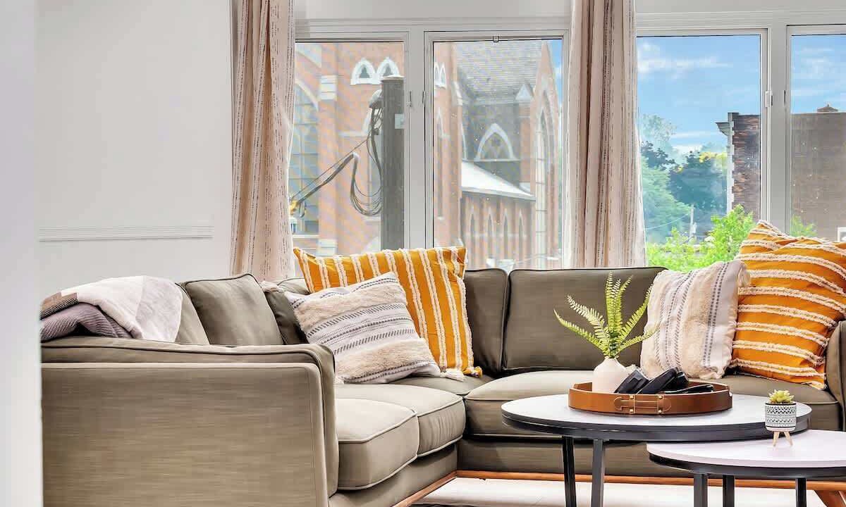 Photo of Livingroom in Seward Place