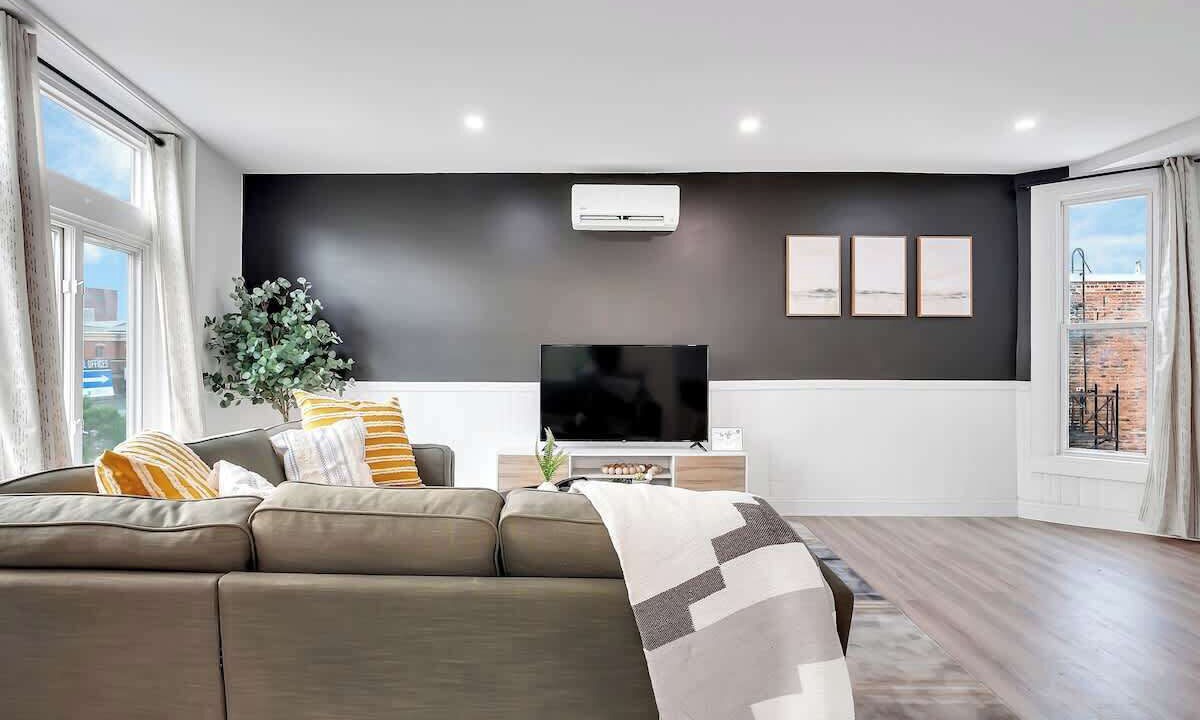 Photo of Livingroom in Seward Place