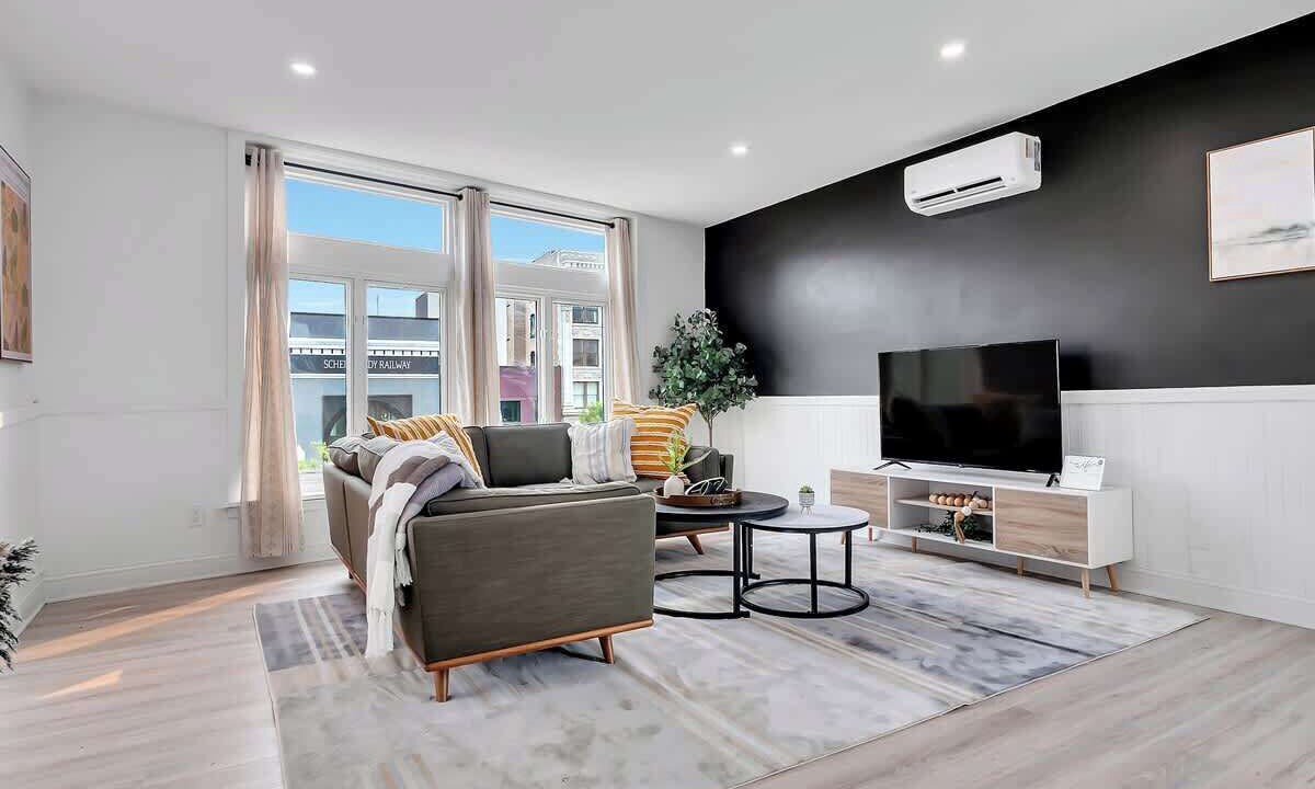 Photo of Livingroom in Seward Place