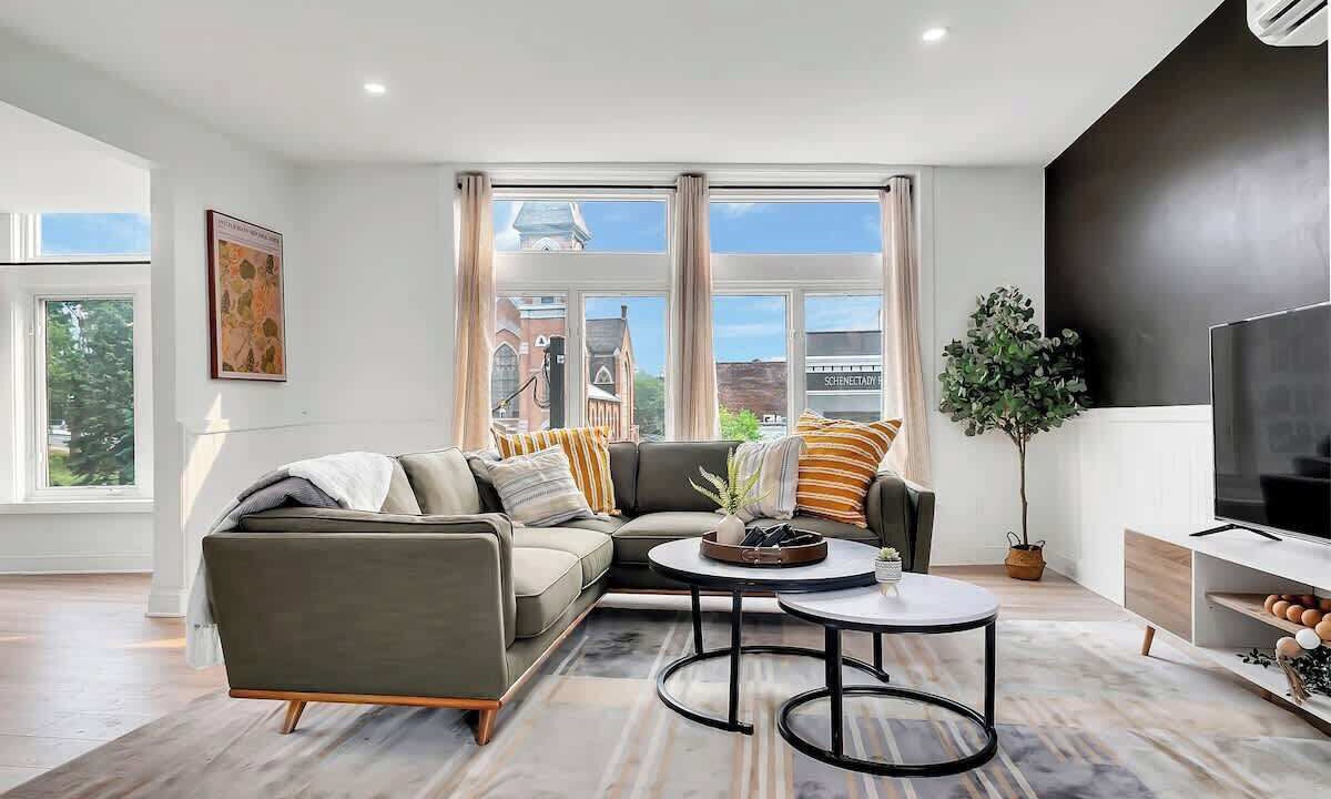Photo of Livingroom in Seward Place