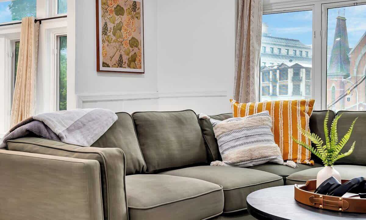 Photo of Livingroom in Seward Place