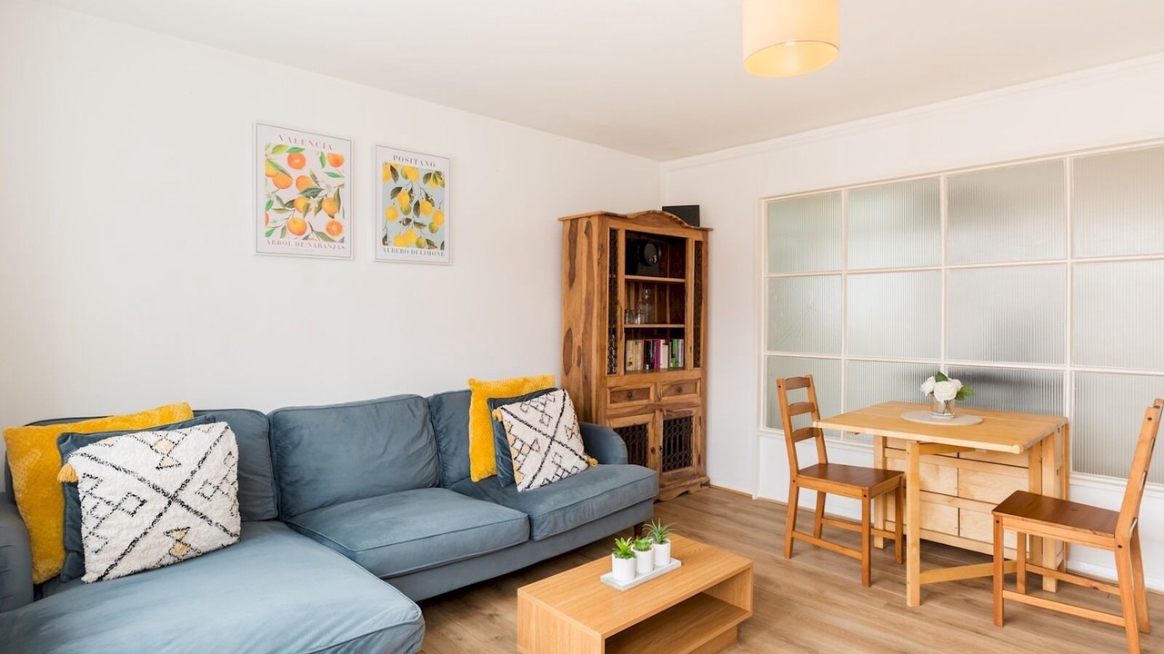 Photo of Livingroom in Whitnash