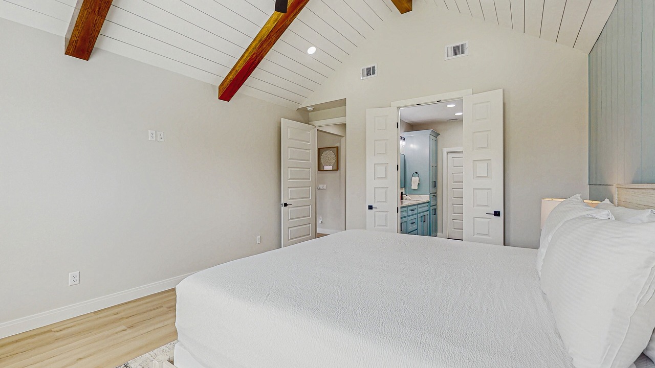 Photo of Bedroom in South Side
