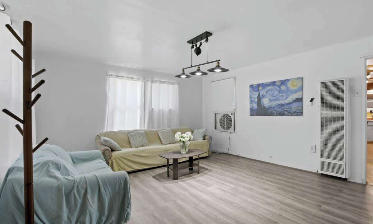 Photo of Livingroom in Ontario