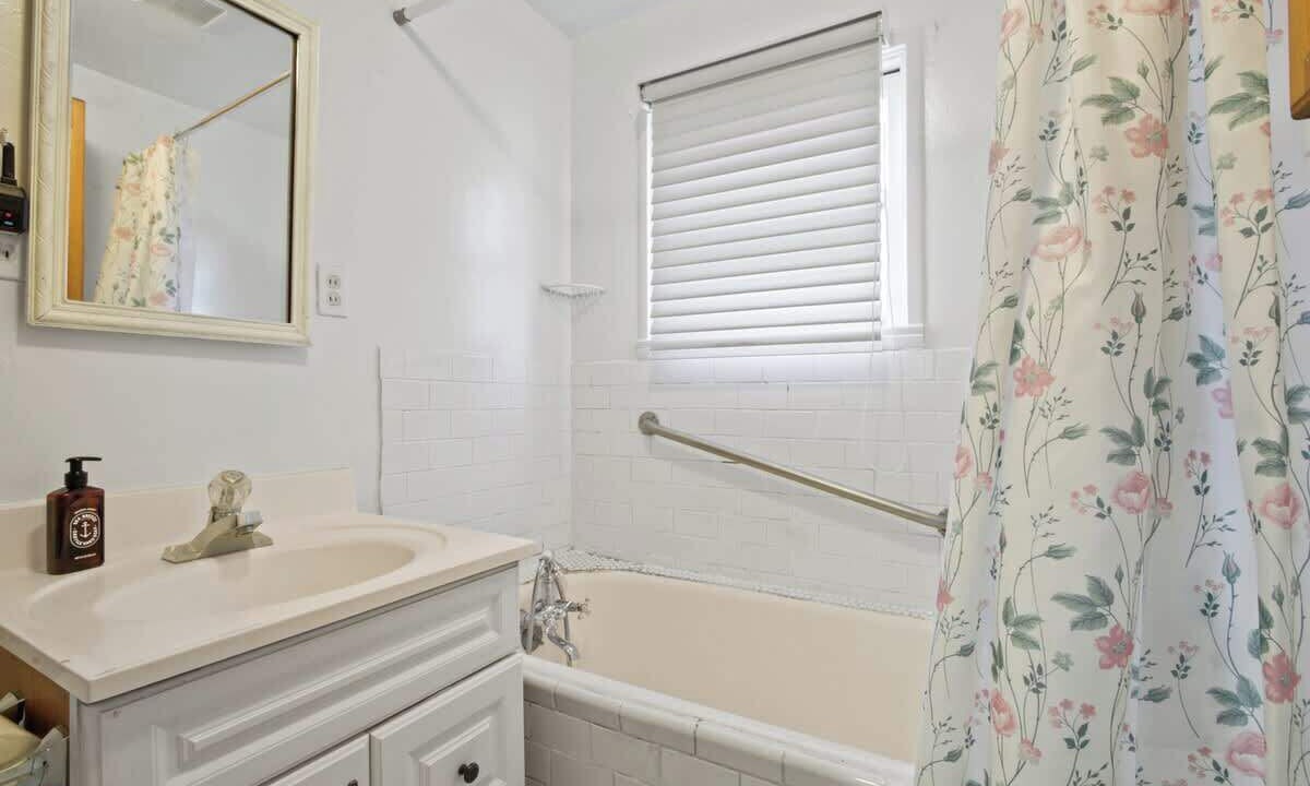 Photo of Bathroom in Ontario