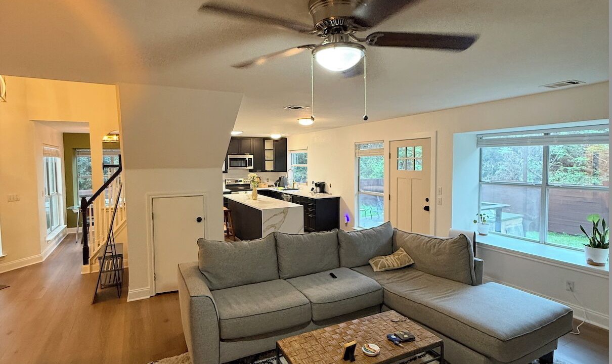 Photo of Livingroom in McNeil