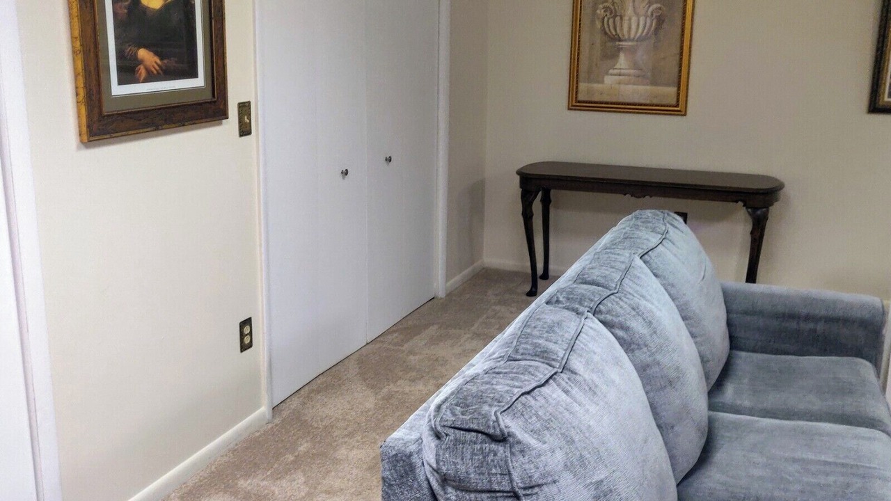 Photo of Livingroom in Flying Hills