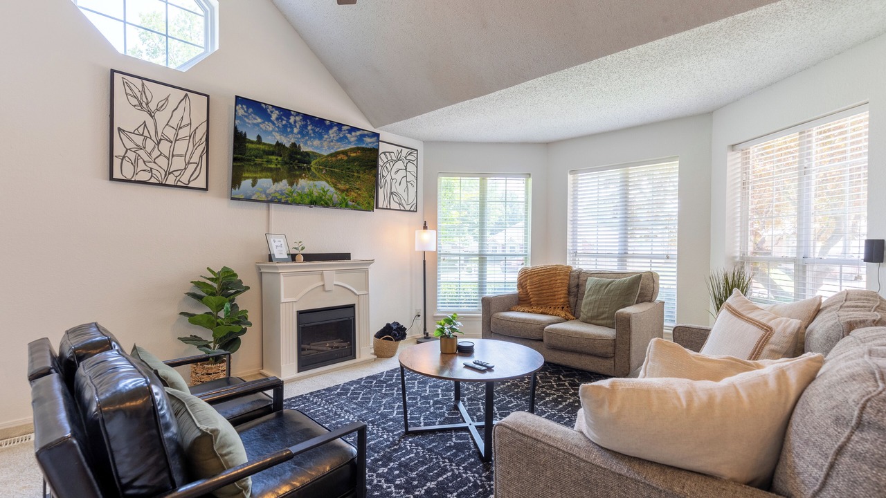 Photo of Livingroom in Broken Arrow