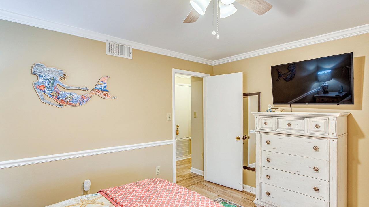Photo of Bedroom in Crescent Beach