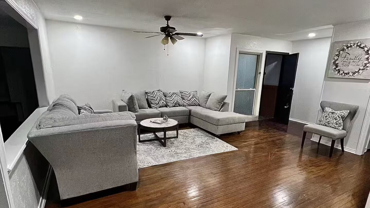 Photo of Livingroom in North Richland Hills