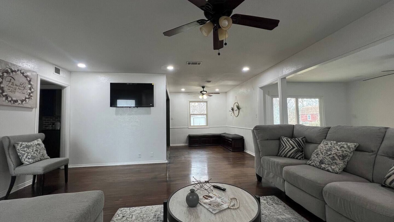 Photo of Livingroom in North Richland Hills