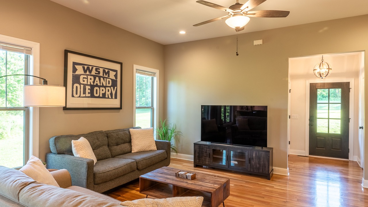 Photo of Livingroom in Greenbrier