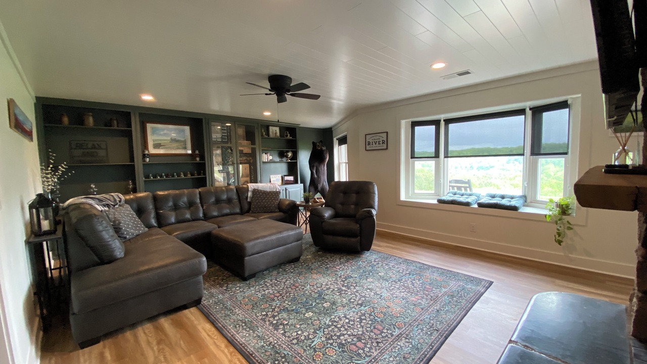 Photo of Livingroom in Madison Heights