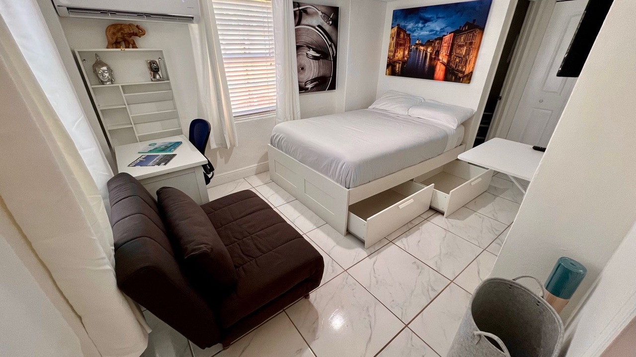 Photo of Bedroom in North Miami Beach