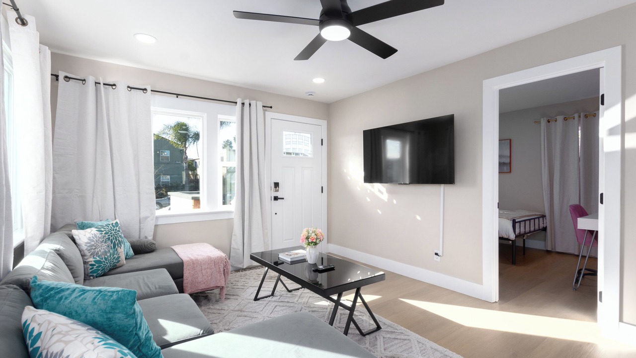 Photo of Livingroom in Corridor