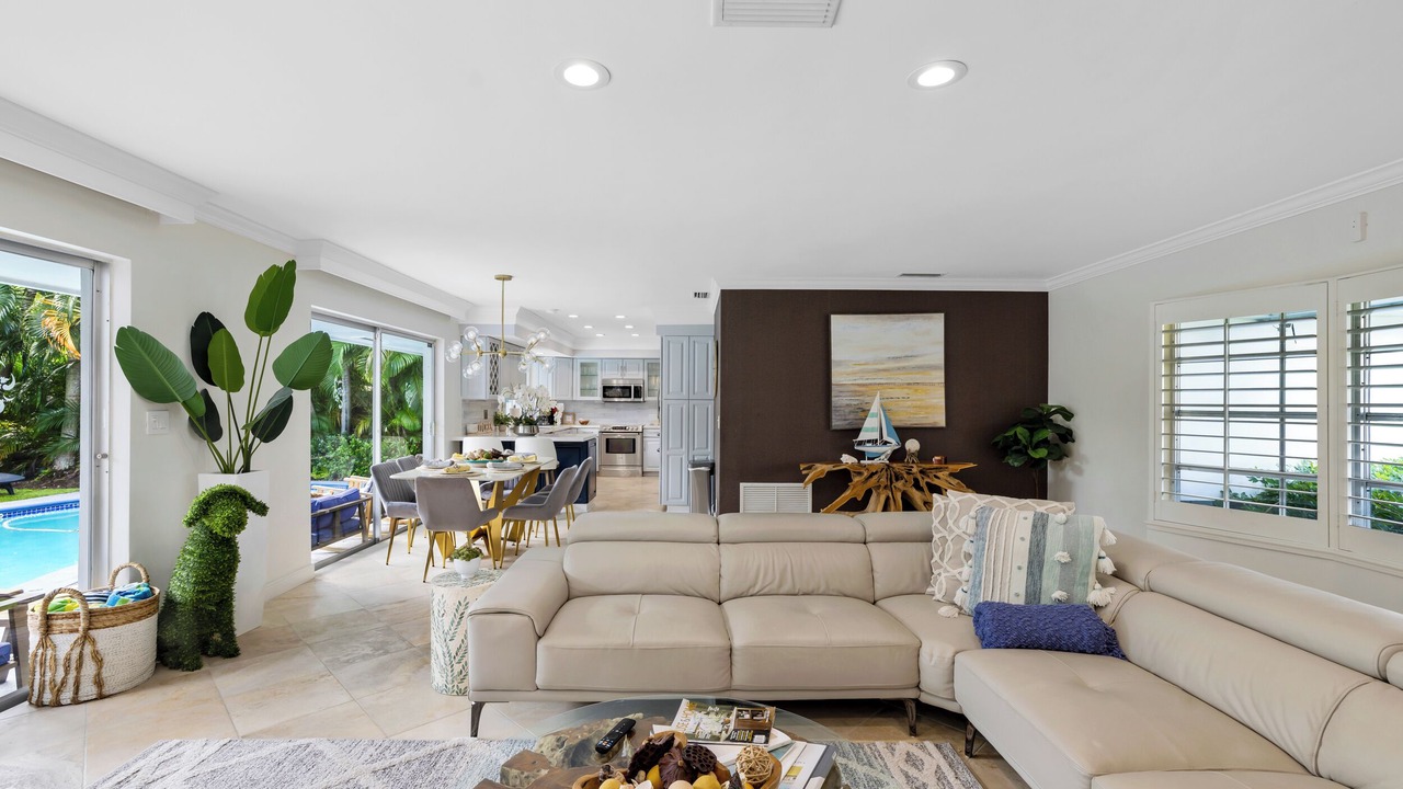 Photo of Livingroom in Imperial Point