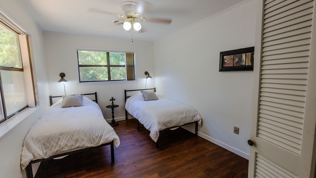 Photo of Bedroom in Palestine