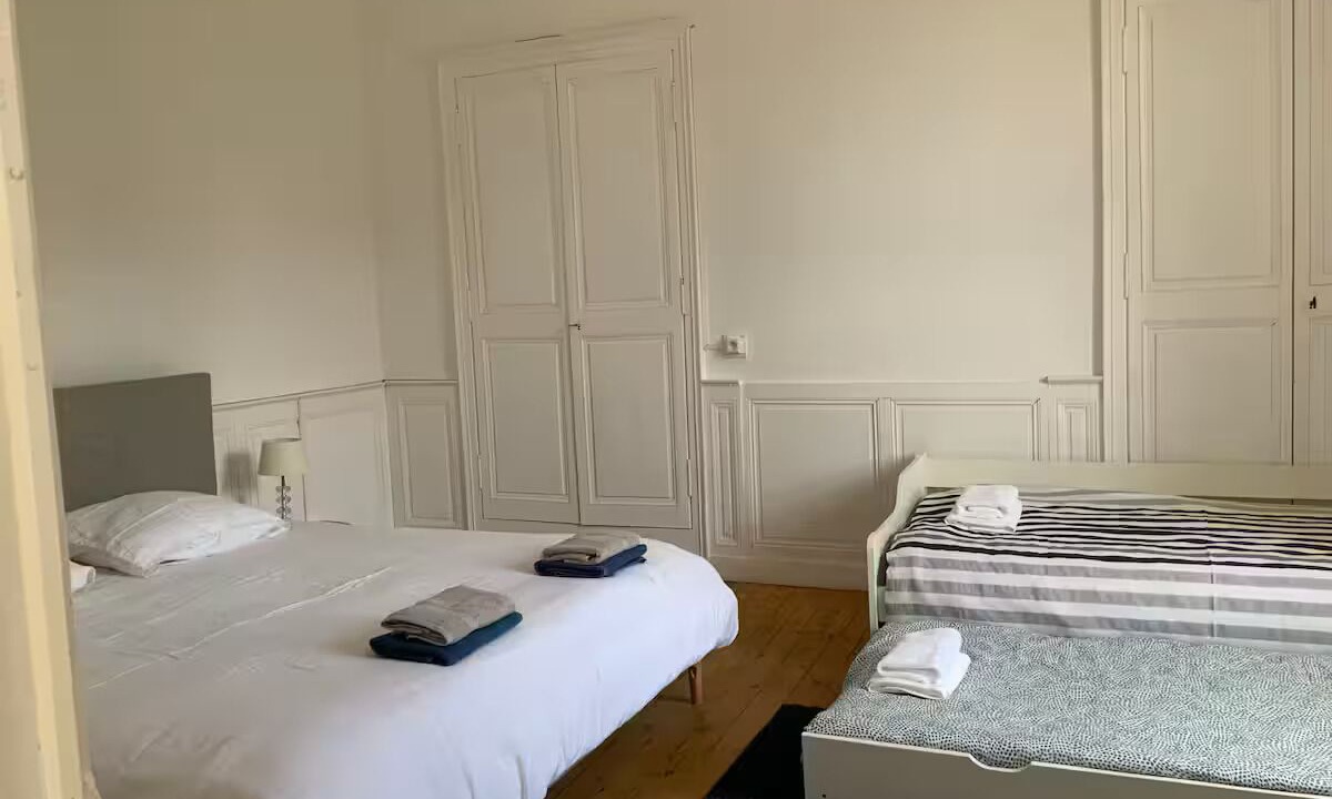 Photo of Bedroom in Parce-sur-Sarthe