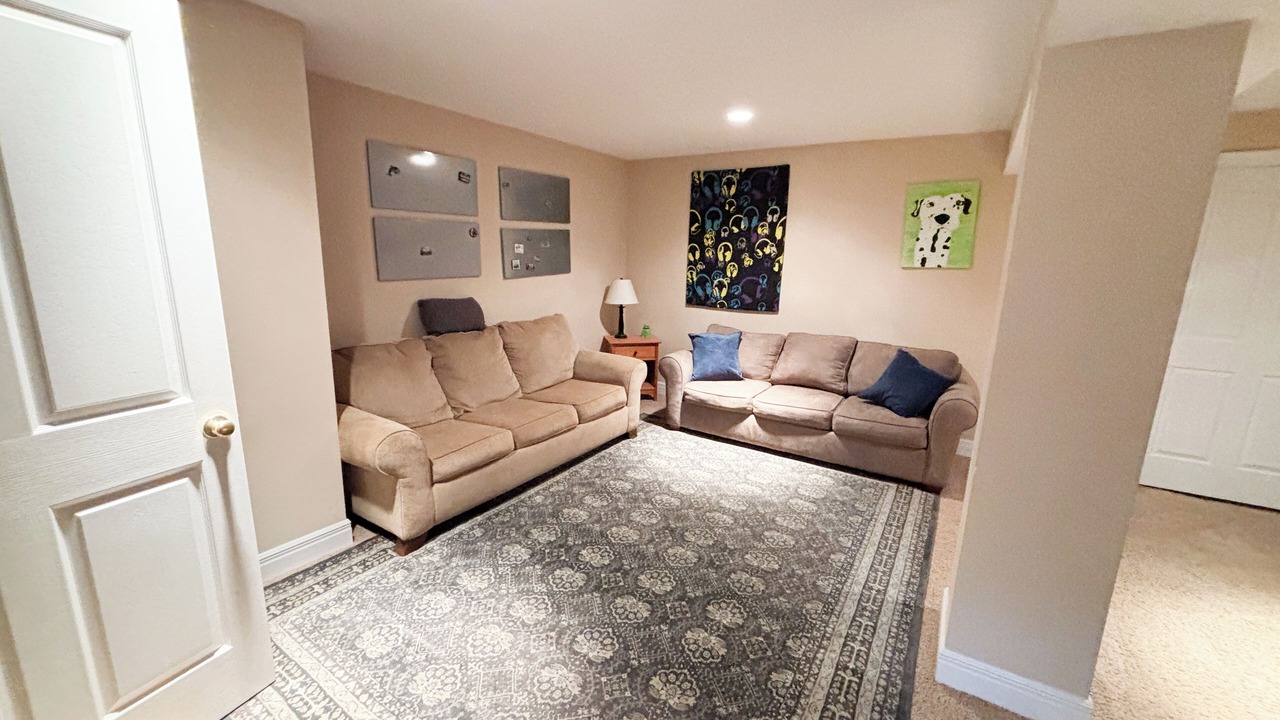 Photo of Livingroom in Cleveland