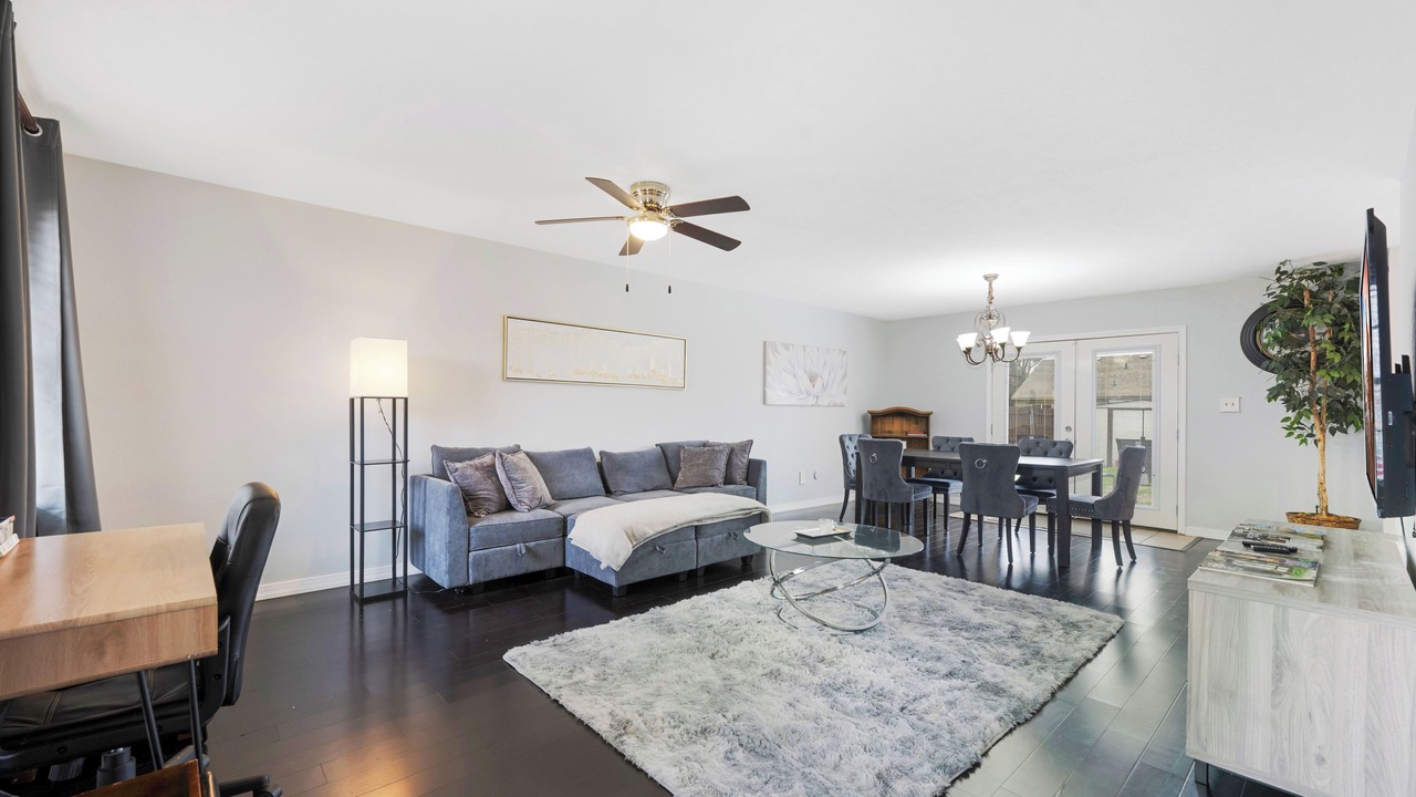 Photo of Livingroom in The Colony