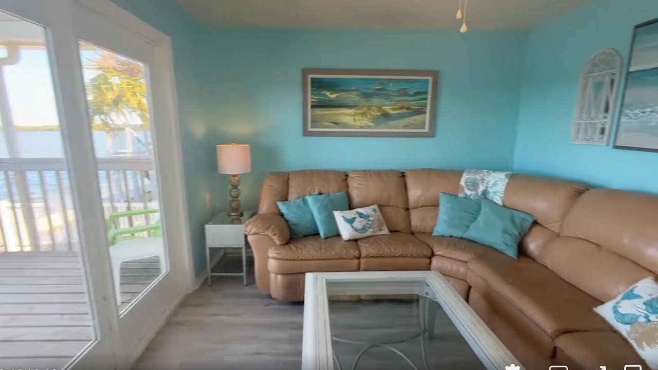 Photo of Livingroom in Hudson