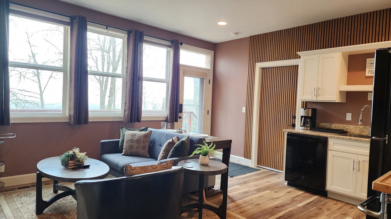 Photo of Livingroom in Thurston