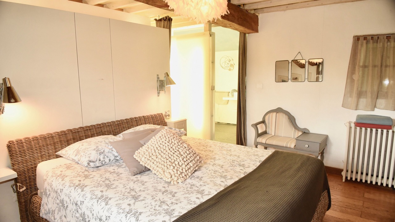 Photo of Bedroom in Rue