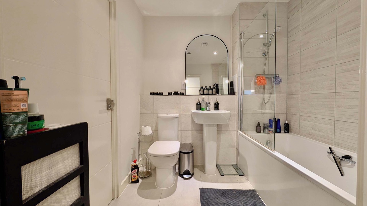 Photo of Bathroom in Park Royal