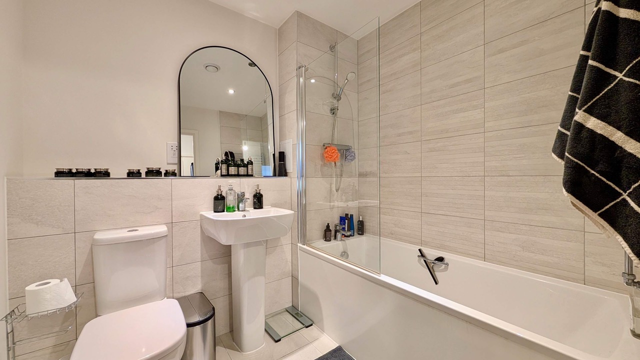 Photo of Bathroom in Park Royal