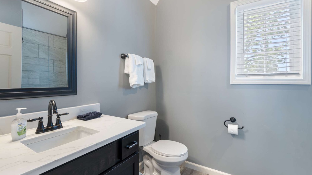 Photo of Bathroom in Eureka Springs Historic District