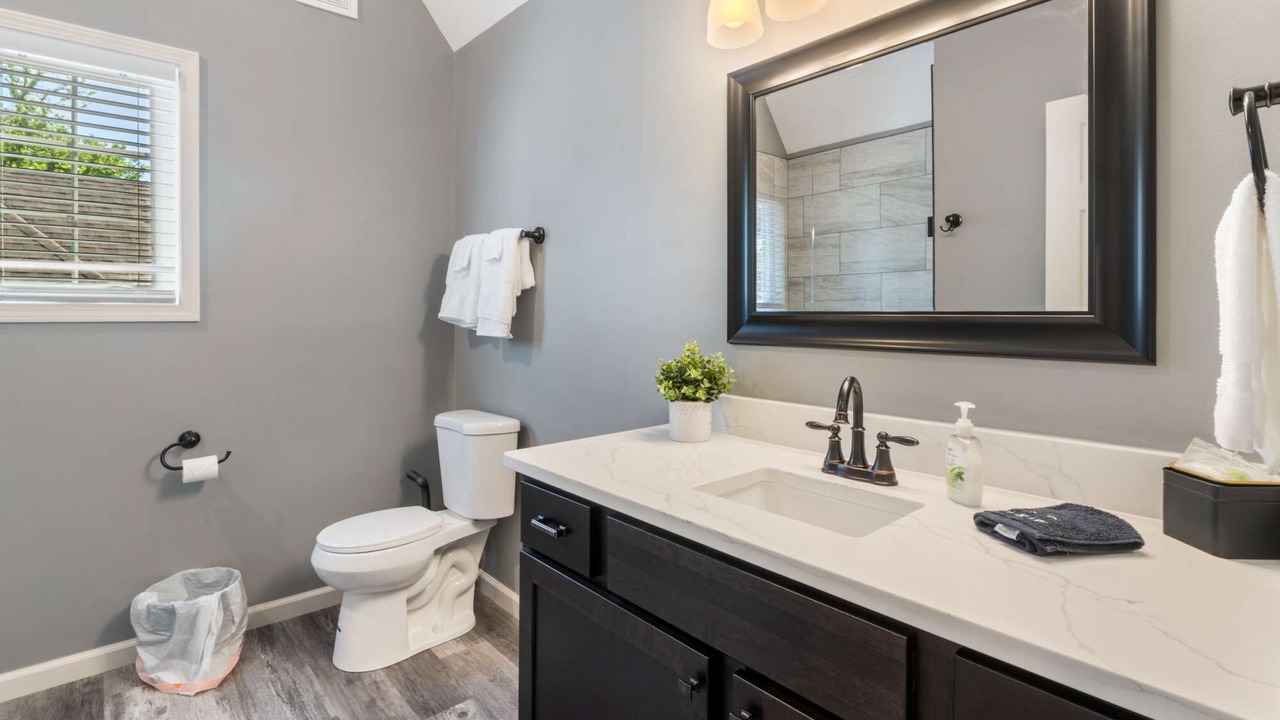 Photo of Bathroom in Eureka Springs Historic District