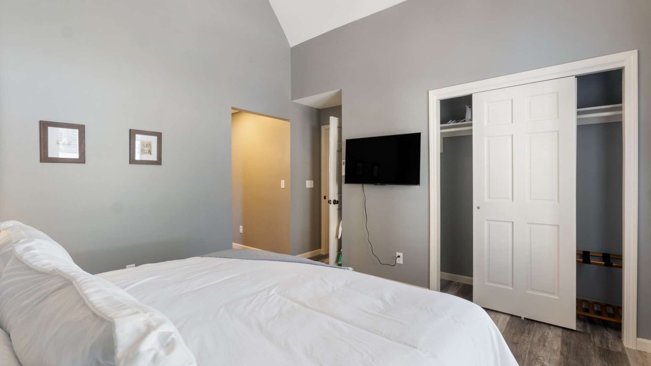 Photo of Bedroom in Eureka Springs Historic District