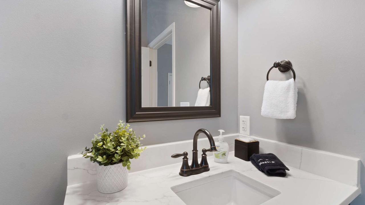 Photo of Bathroom in Eureka Springs Historic District