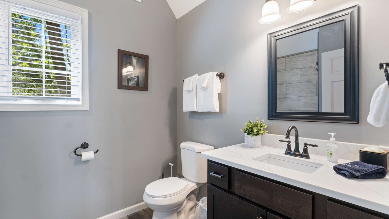Photo of Bathroom in Eureka Springs Historic District