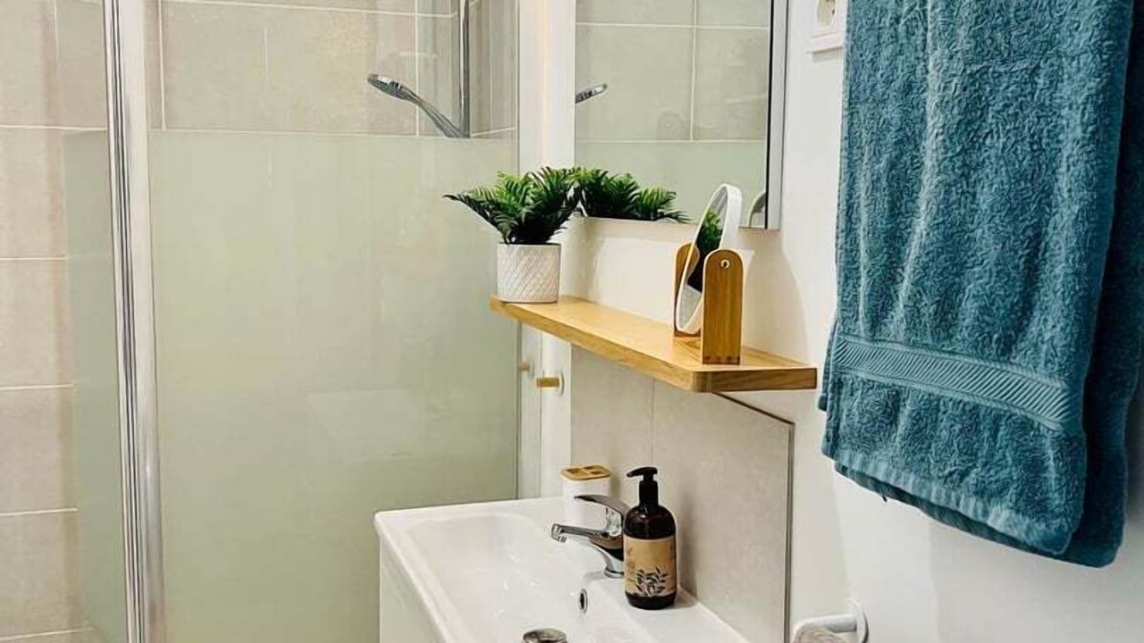 Photo of Bathroom in Montlucon