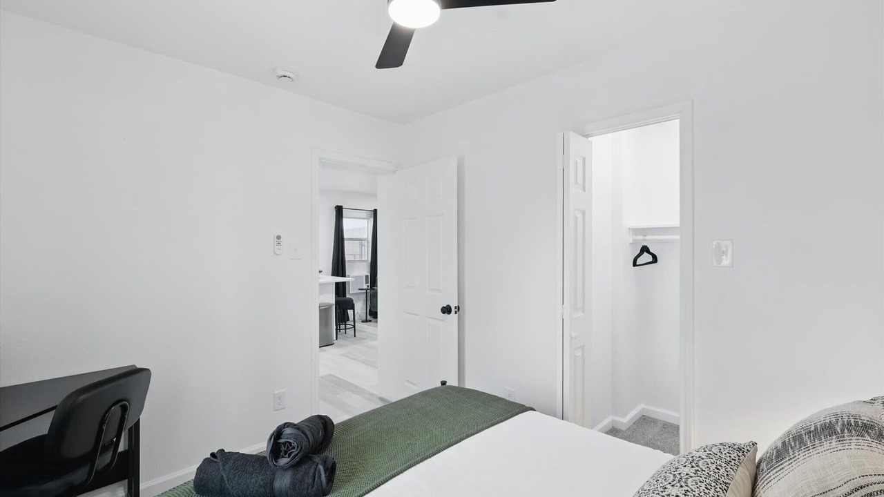 Photo of Bedroom in Haltom City