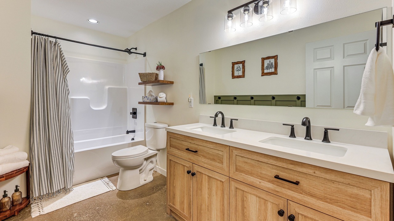 Photo of Bathroom in Pella
