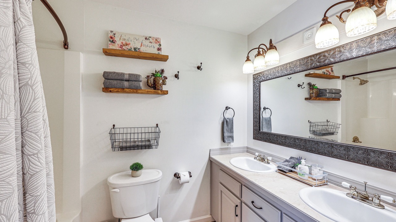Photo of Bathroom in El Dorado