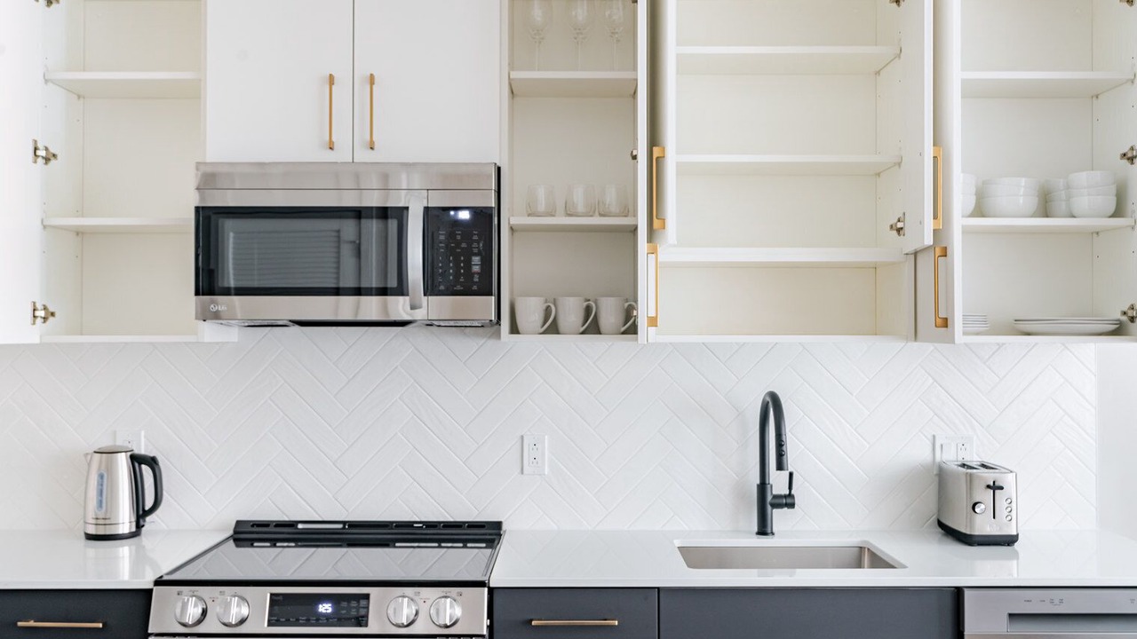 Photo of Kitchen in Woodmont Triangle