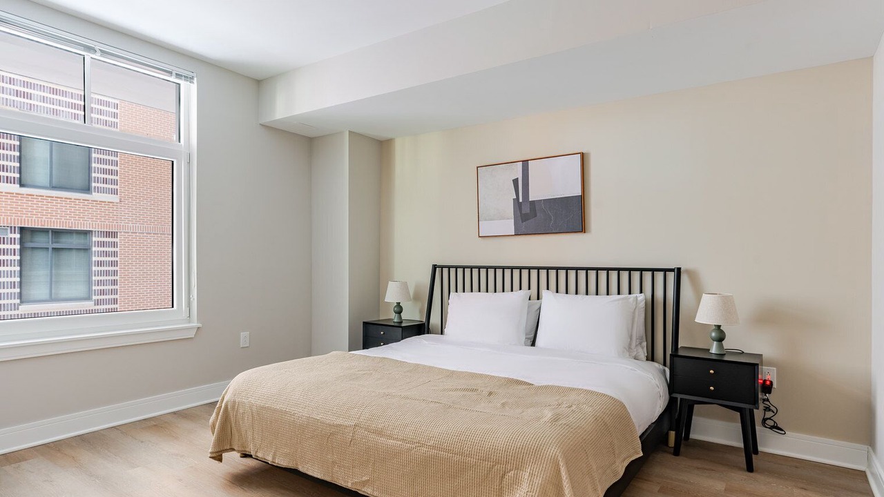 Photo of Bedroom in Woodmont Triangle