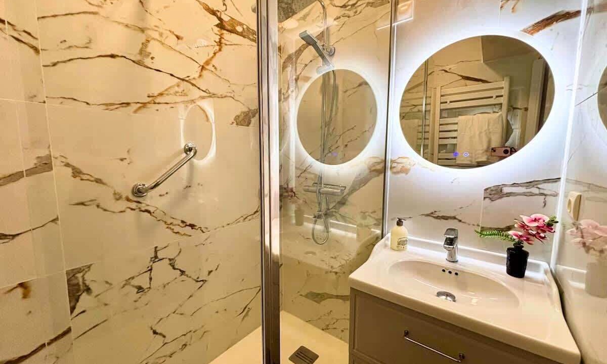 Photo of Bathroom in Limoges