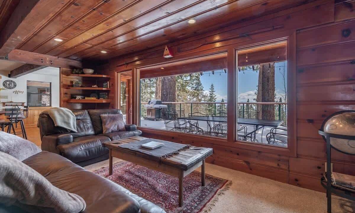 Photo of Livingroom in Tahoe Vista