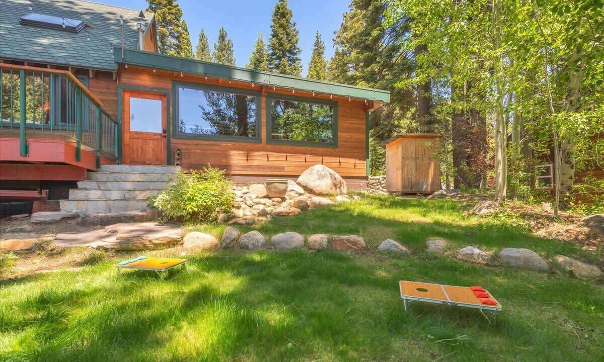 Photo of Patio Balcony in Tahoe Vista