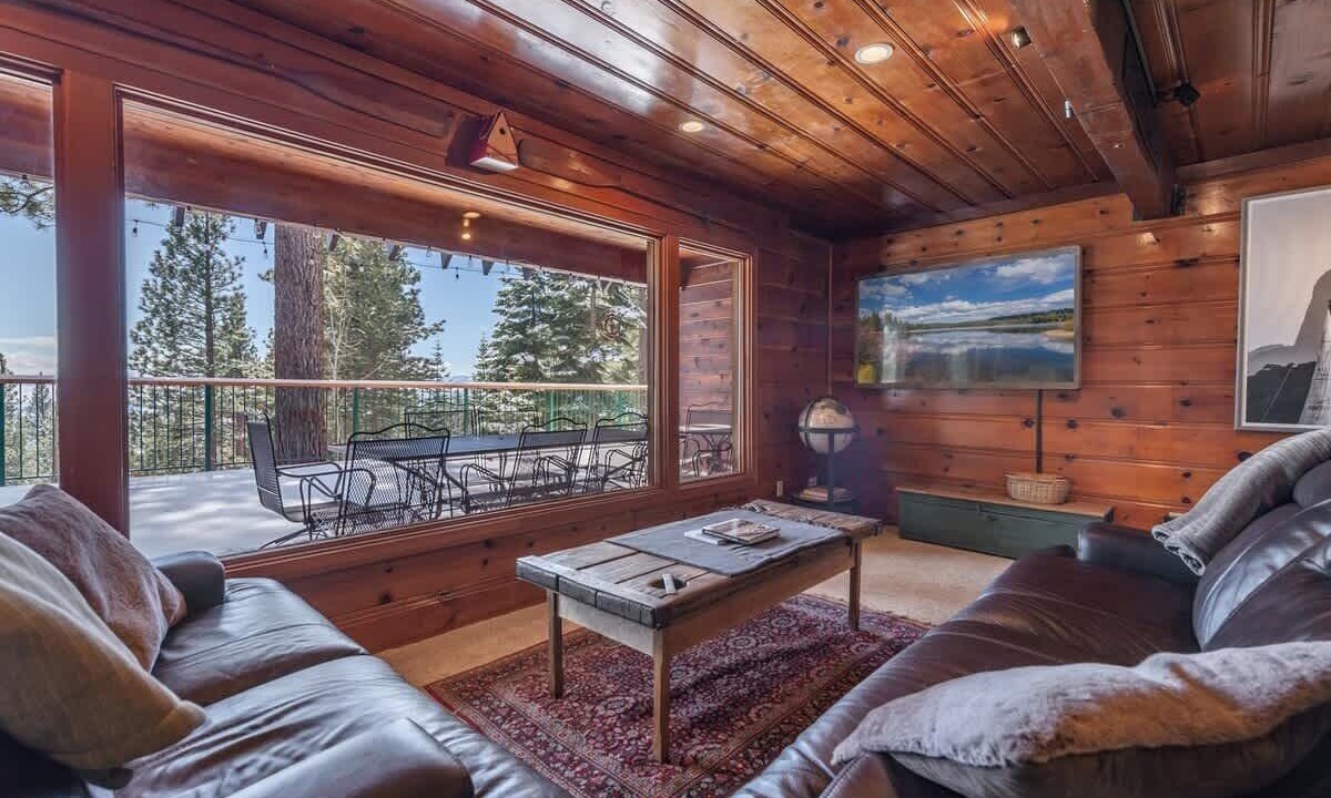 Photo of Livingroom in Tahoe Vista